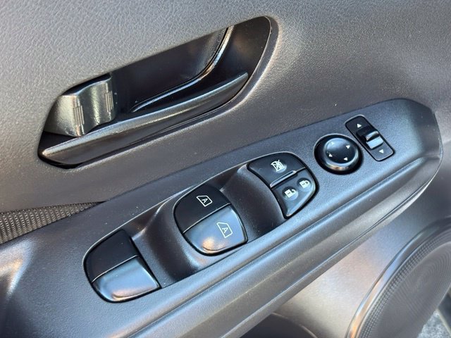 Used 2021 Nissan Kicks S FWD image 27
