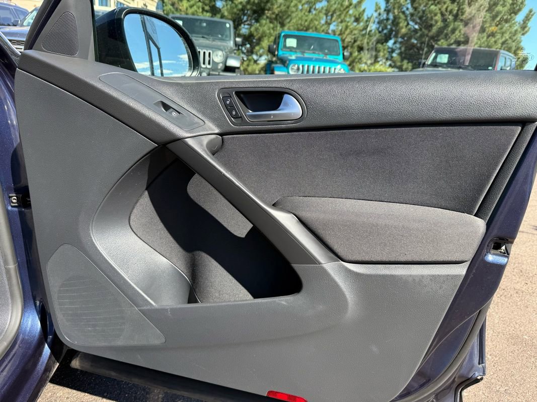 Used 2013 Volkswagen Tiguan S image 26