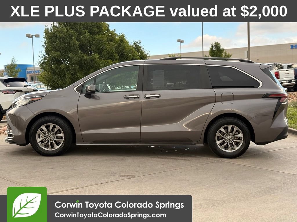 Used 2023 Toyota Sienna XLE w/ XLE Plus Package AWD/4WD image 4