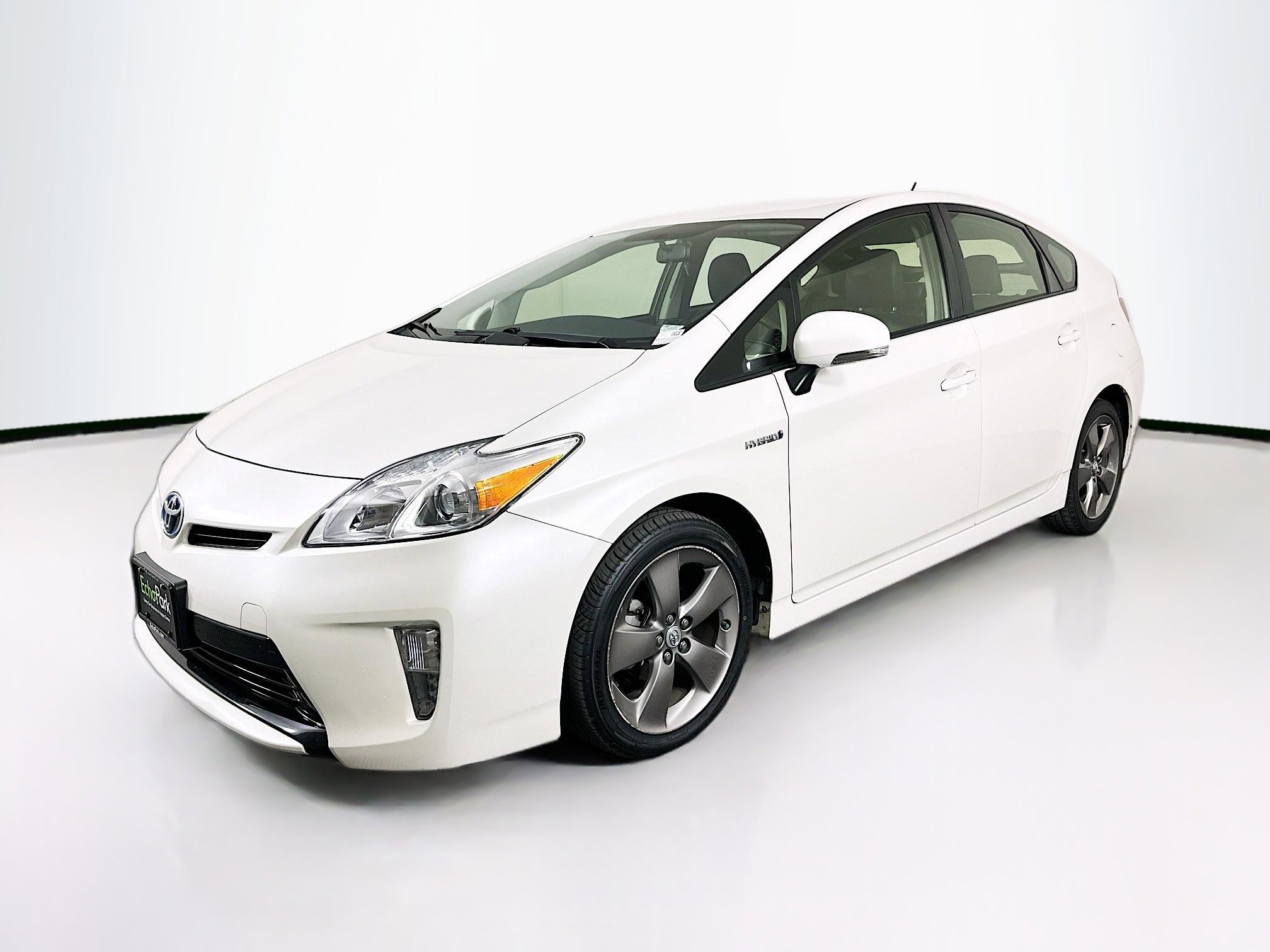 Used 2015 Toyota Prius Persona Series FWD image 3