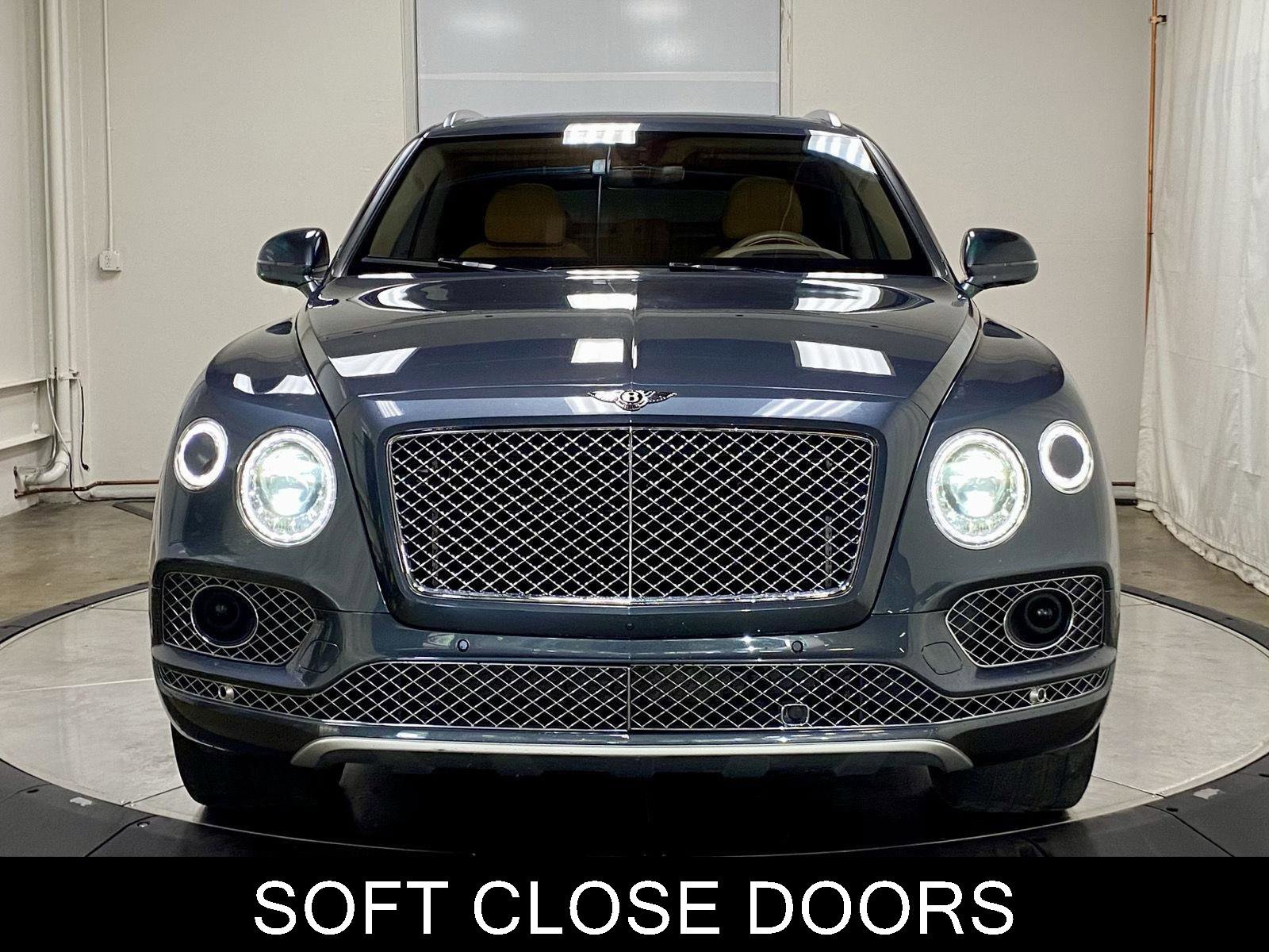 Used 2018 Bentley Bentayga AWD/4WD image 3