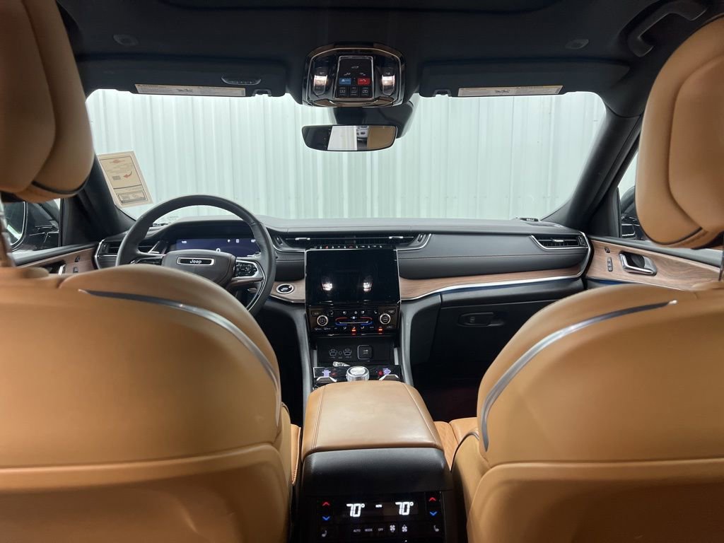 Used 2024 Jeep Grand Cherokee Summit w/ Luxury Tech Group V image 14