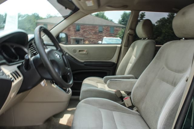 Used 2001 Toyota Highlander 2WD w/ Quick-Order Pkg image 12