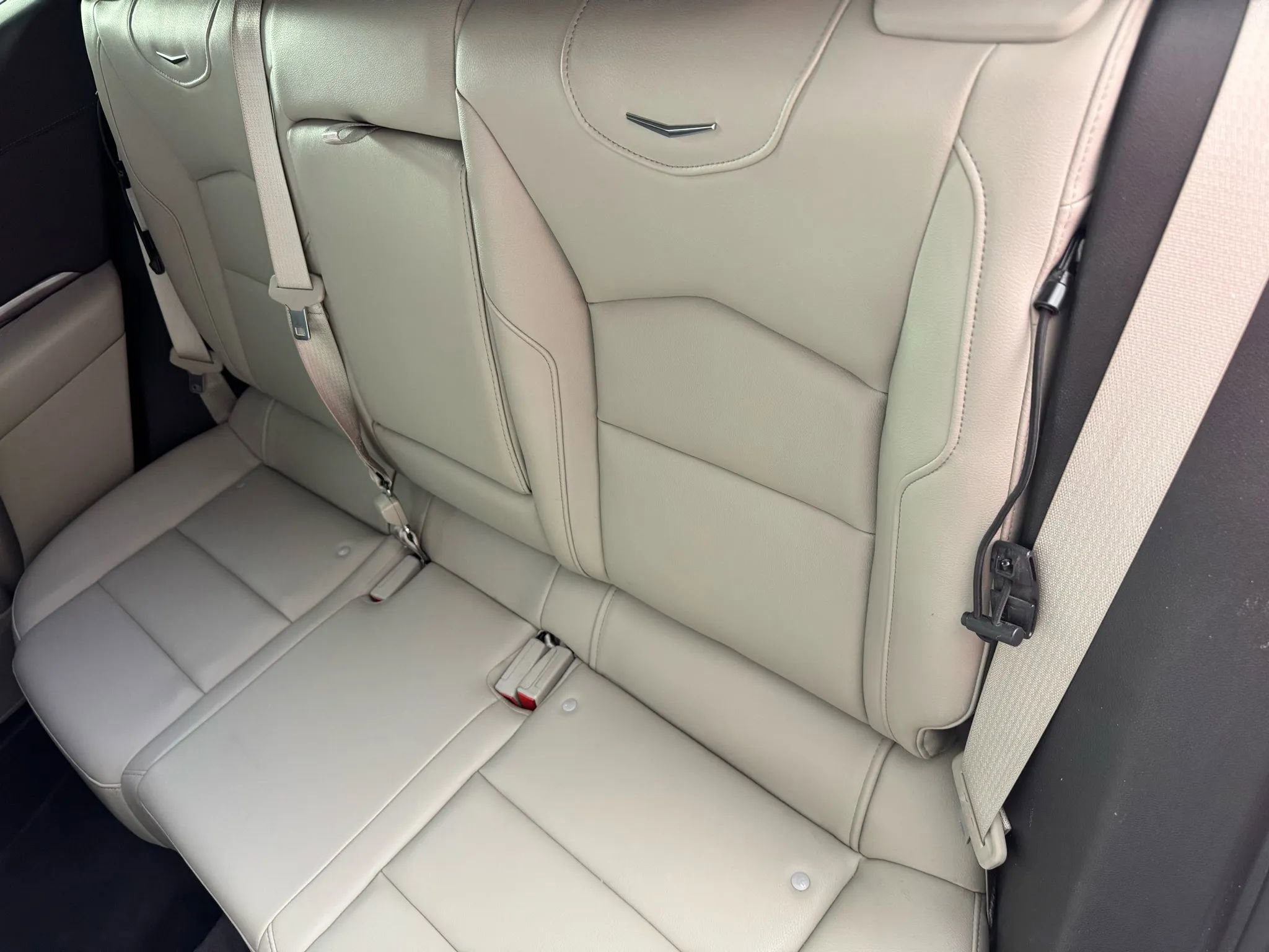 Used 2019 Cadillac XT4 Luxury w/ Cold Weather Package image 35