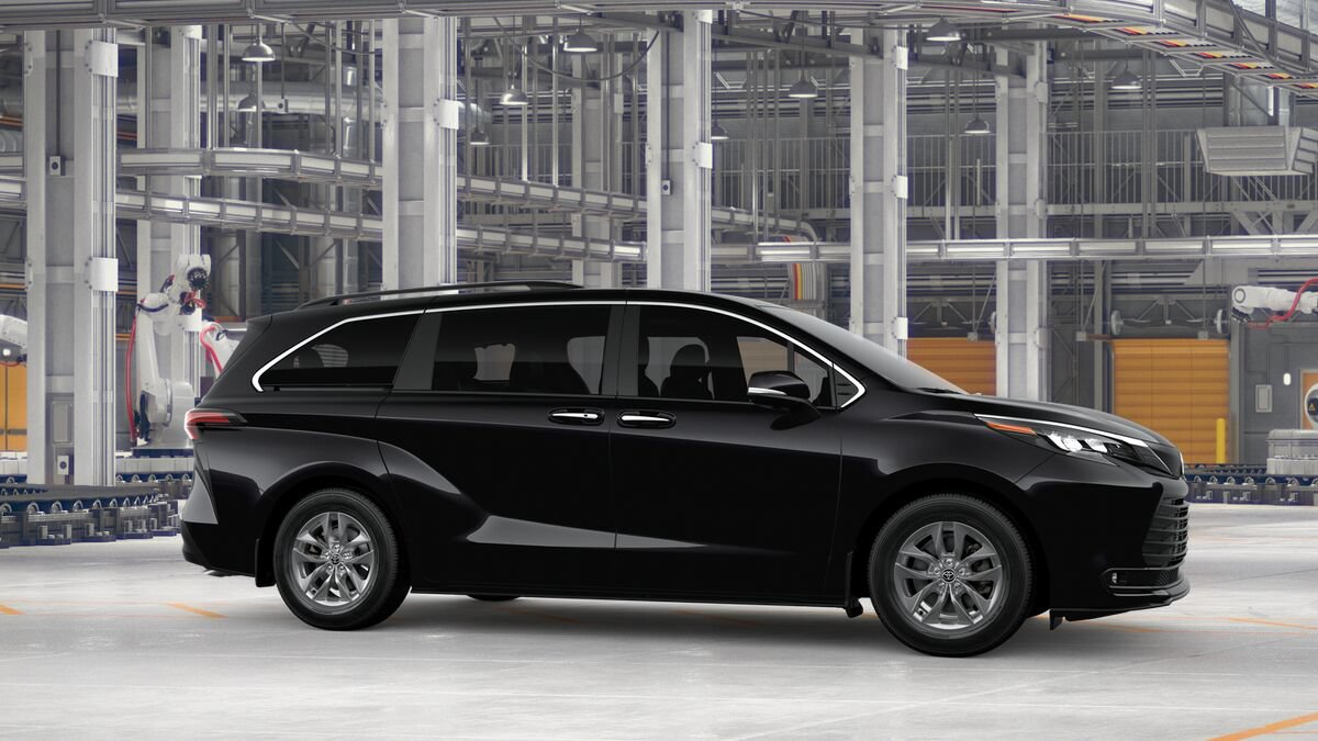 New 2026 Toyota Sienna XLE AWD/4WD image 13