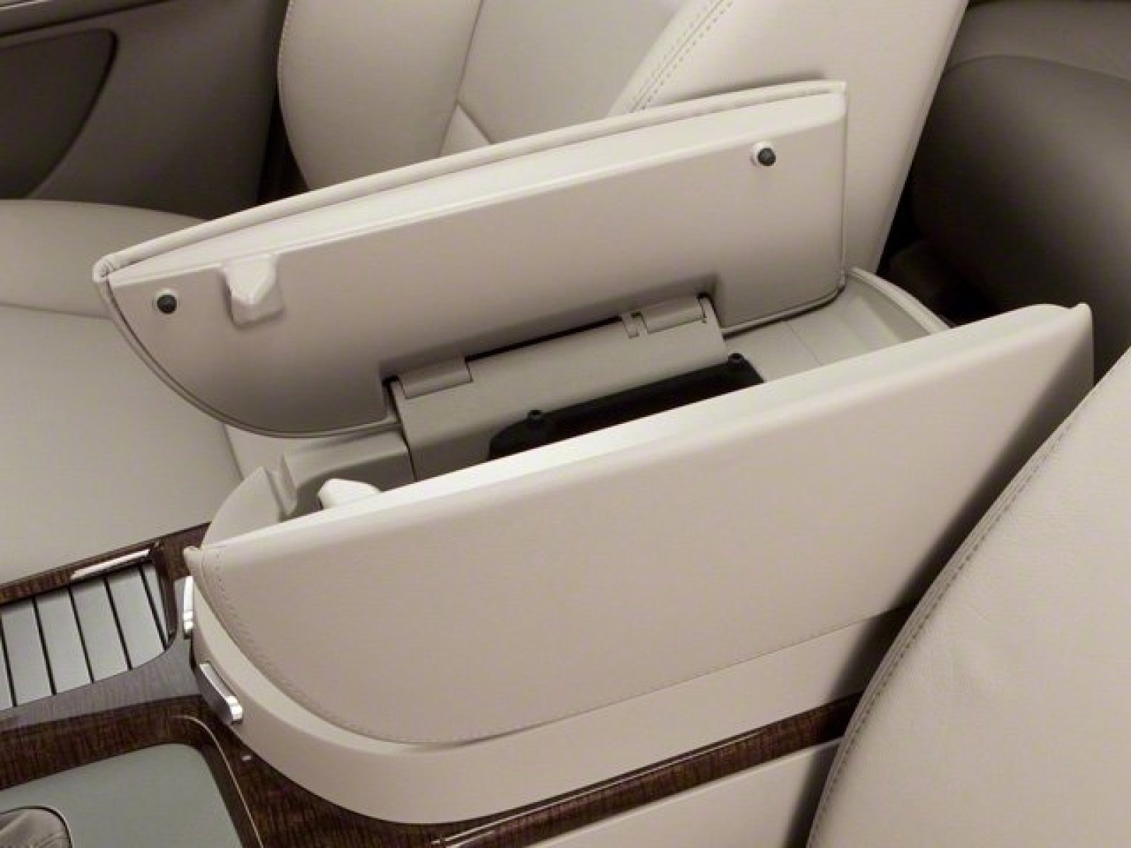 Used 2010 Acura MDX w/ Technology & Entertainment image 17