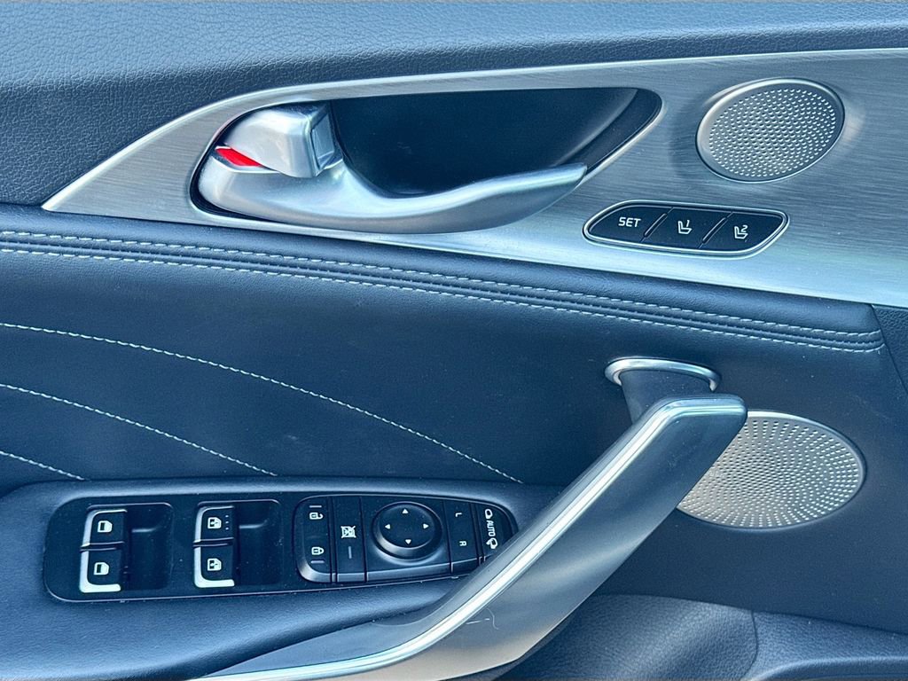 Used 2023 Kia Stinger GT2 image 21