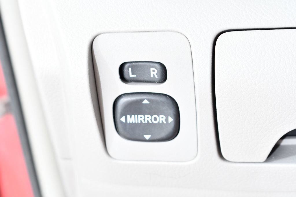 Used 2007 Toyota Camry SE FWD image 29