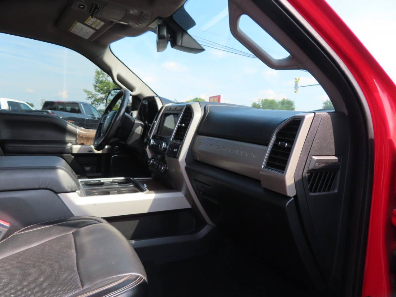 Used 2019 Ford F250 Lariat w/ Lariat Ultimate Package AWD/4WD image 46