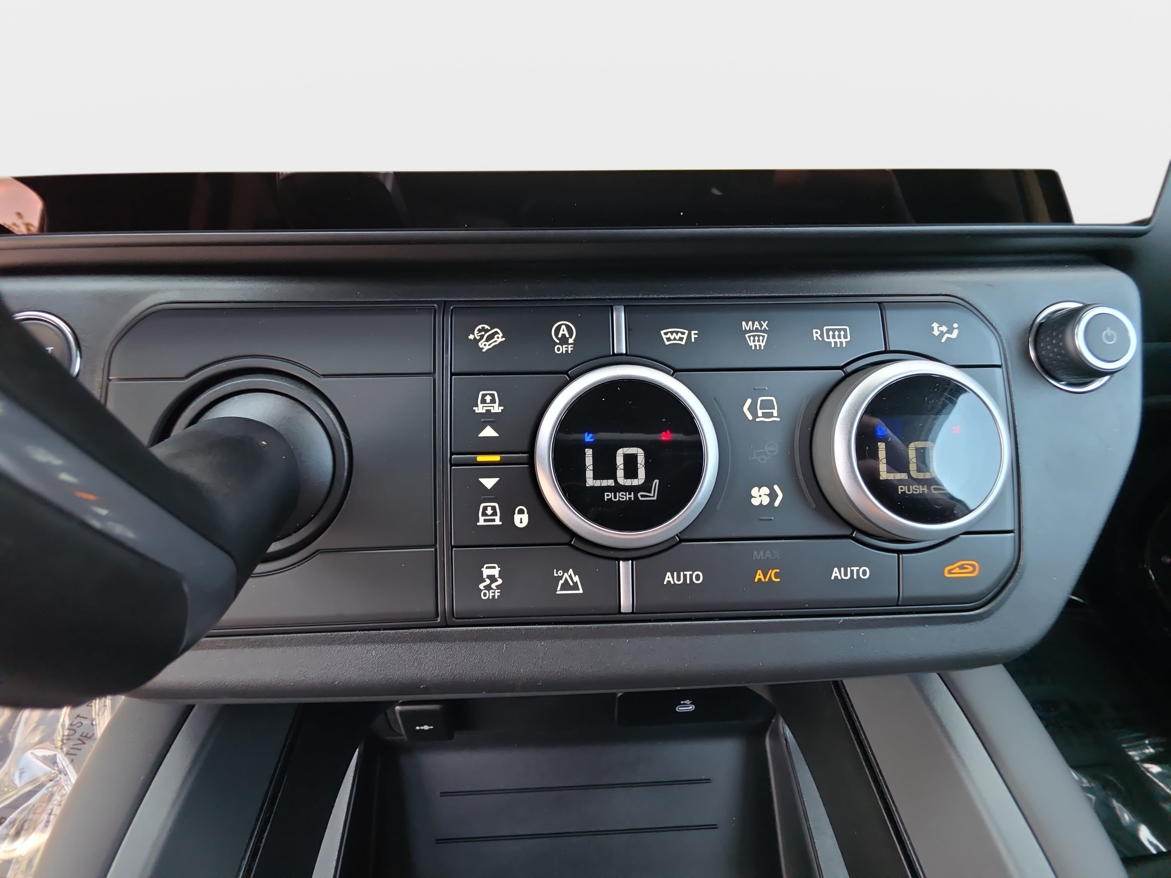 New 2026 Land Rover Defender 110 X-Dynamic SE AWD/4WD image 20