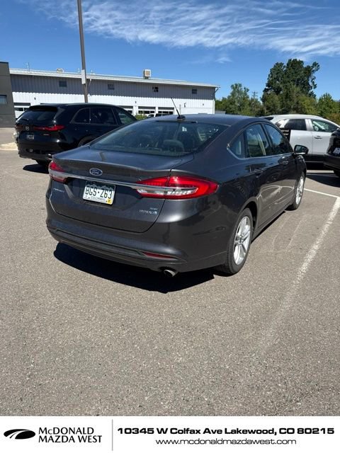 Used 2018 Ford Fusion SE FWD image 3