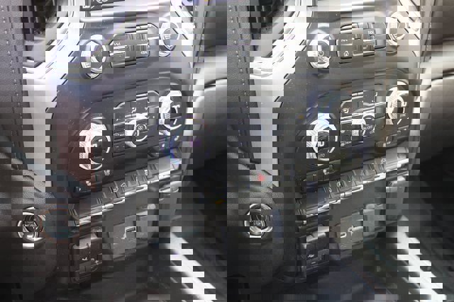 Used 2020 GMC Sierra 1500 SLT w/ SLT Premium Package image 24