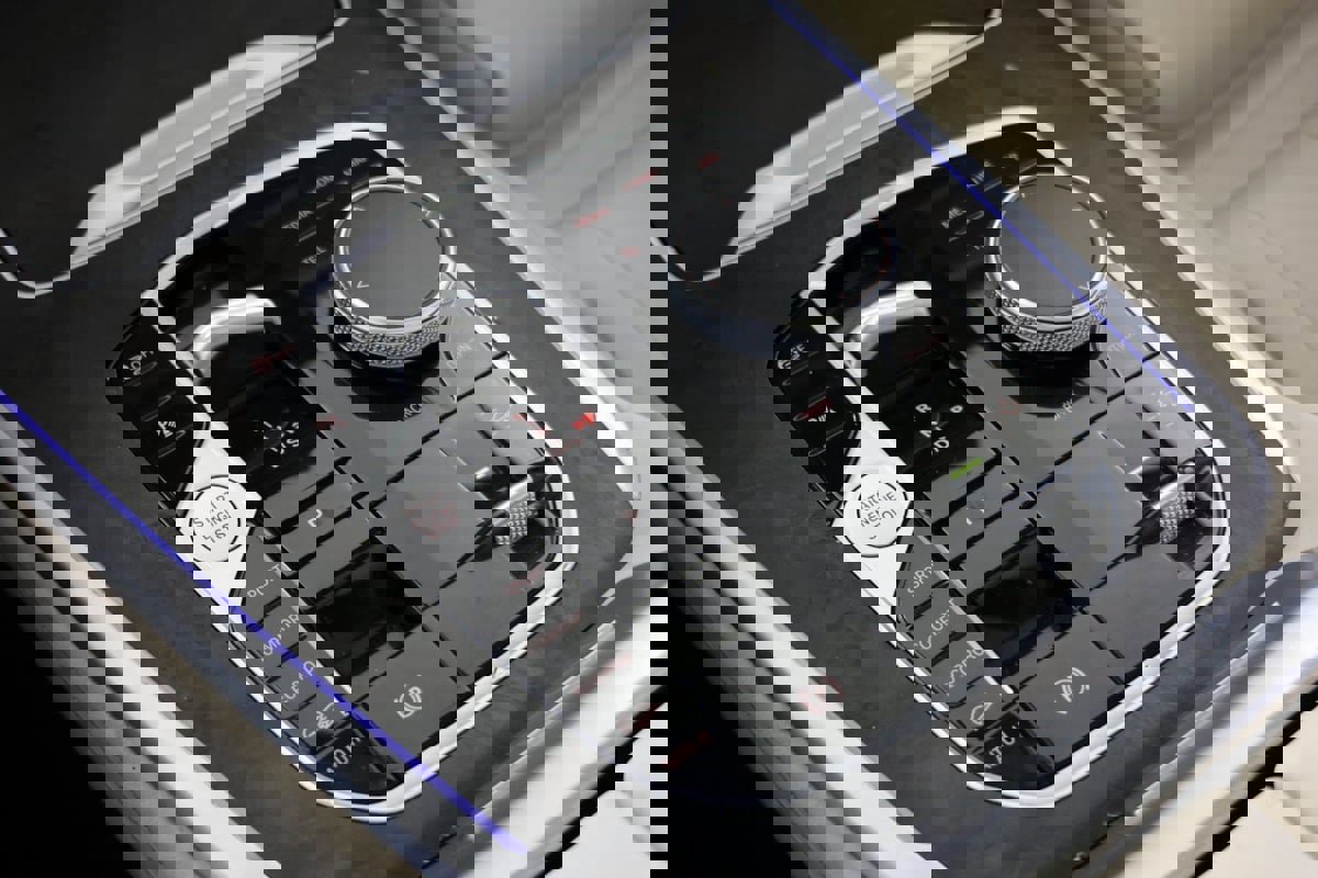 Used 2023 BMW X7 xDrive40i w/ M Sport Package image 30