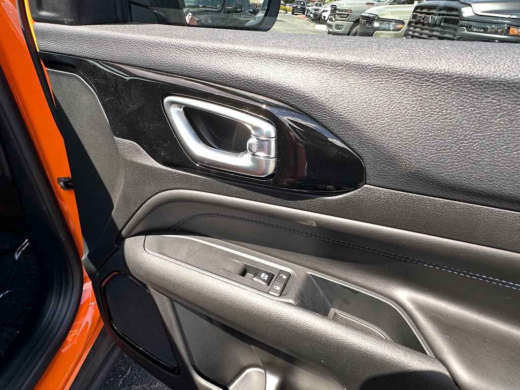 New 2026 Jeep Compass Latitude AWD/4WD image 15