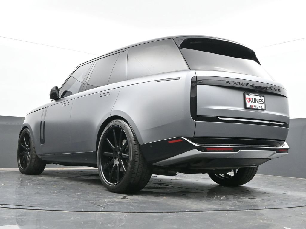 Used 2023 Land Rover Range Rover SE image 45