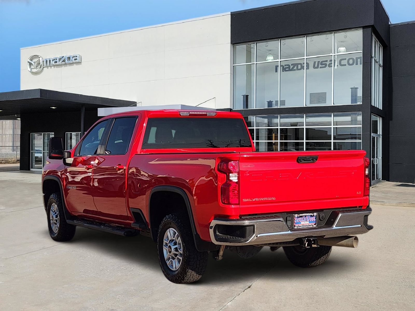 Used 2023 Chevrolet Silverado 2500 LT w/ Convenience Package AWD/4WD image 4
