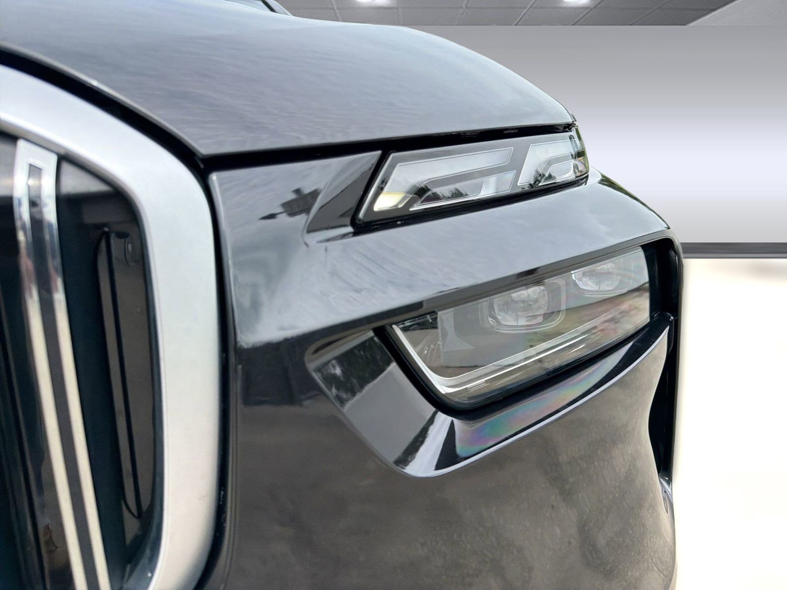 Certified 2024 BMW X7 xDrive40i AWD/4WD image 11
