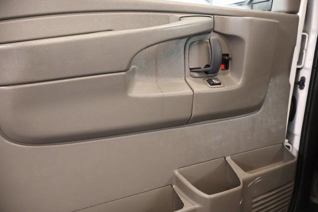 Used 2015 GMC Savana 2500 Extended w/ Chrome Appearance Package image 8