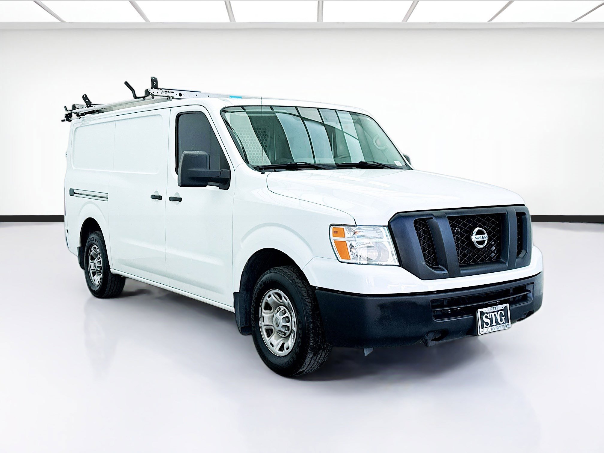 Used 2020 Nissan NV 2500 SV w/ Navigation Package image 3