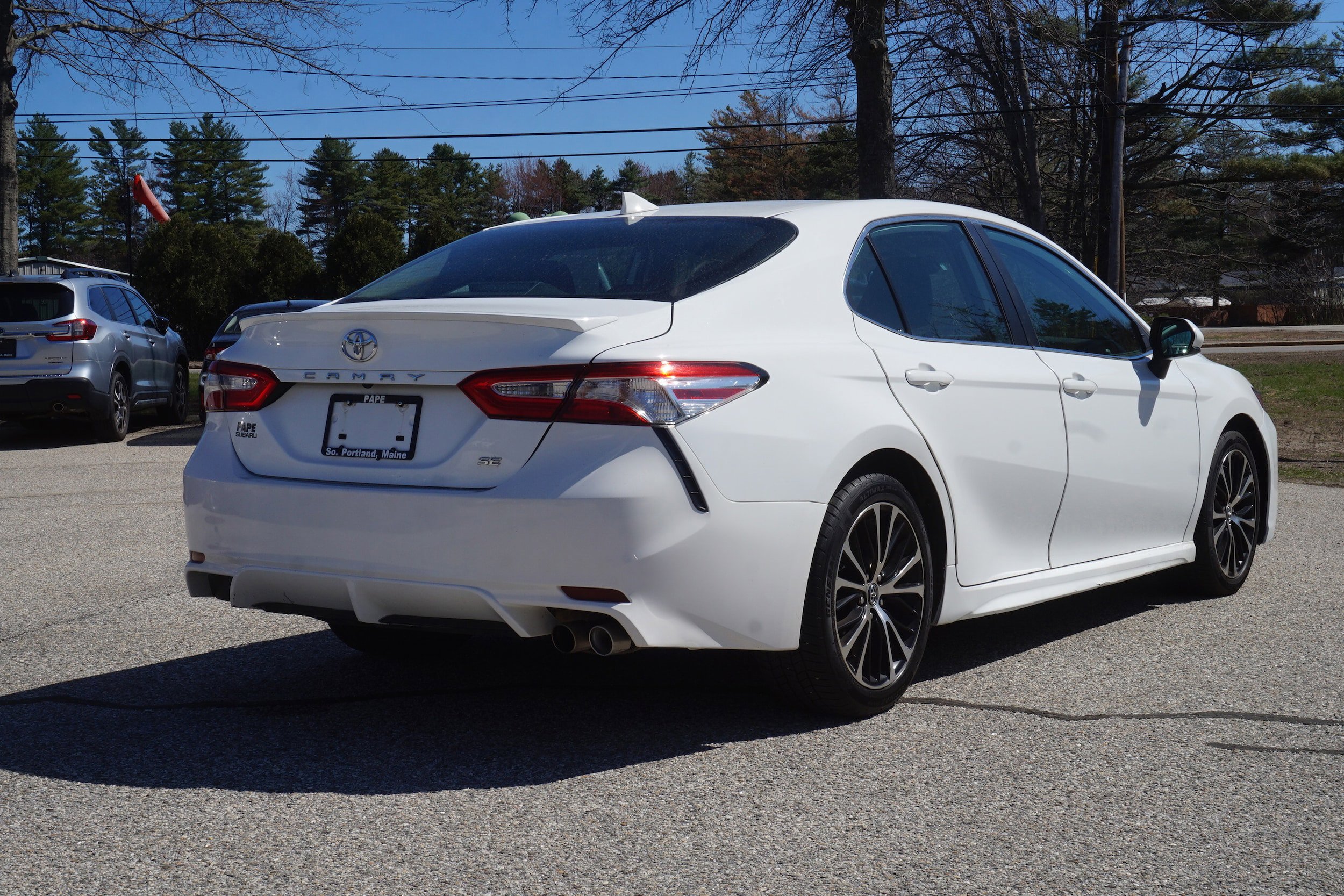 Used 2020 Toyota Camry SE FWD image 5