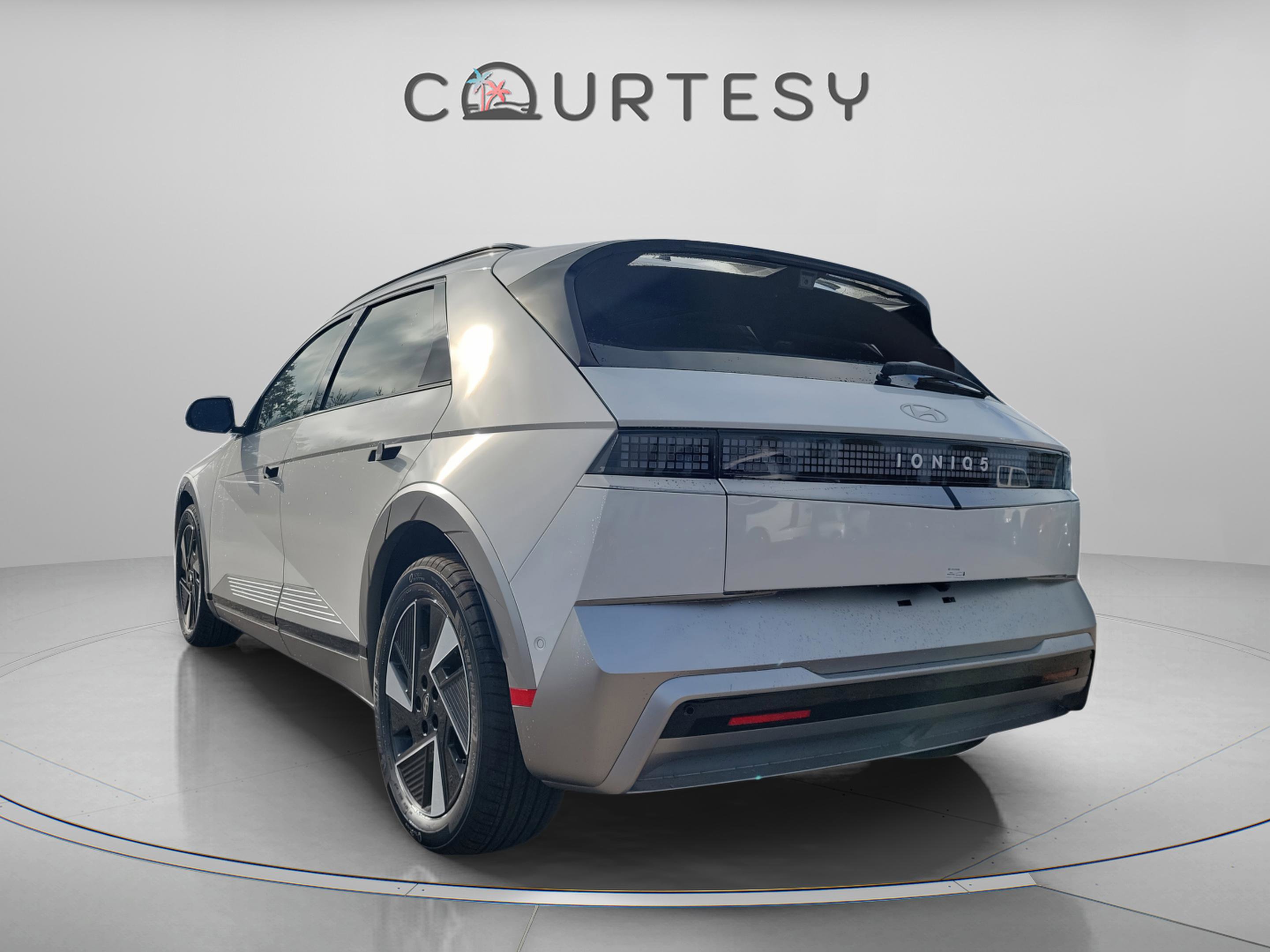 New 2026 Hyundai Ioniq 5 Limited image 3