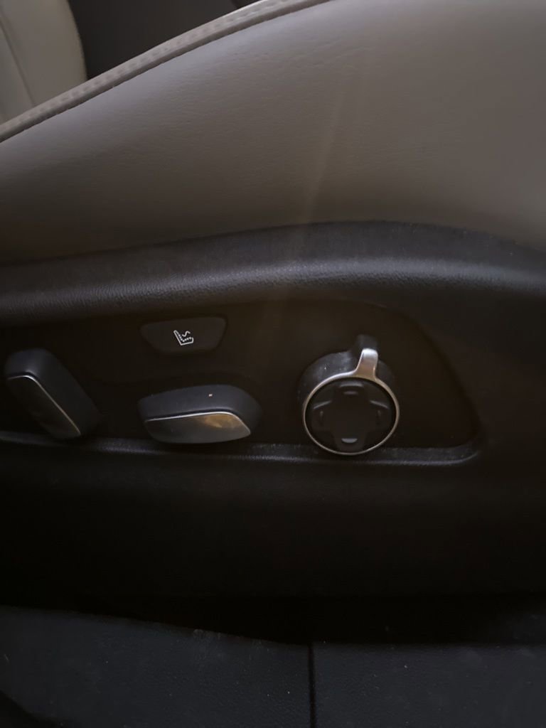 Used 2019 Cadillac XT4 Premium Luxury image 25