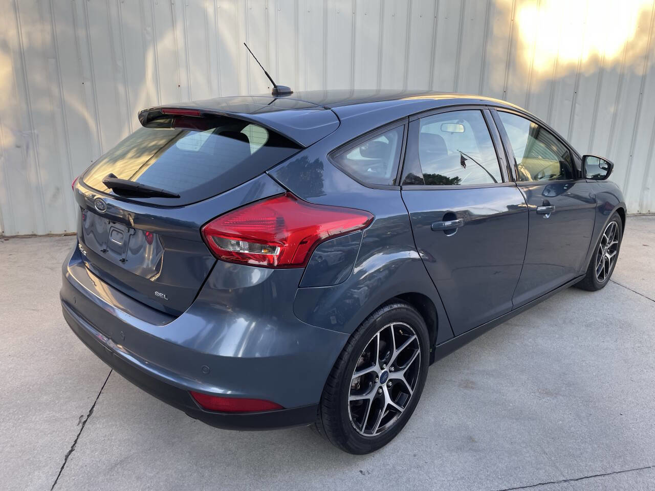 Used 2018 Ford Focus SEL image 3
