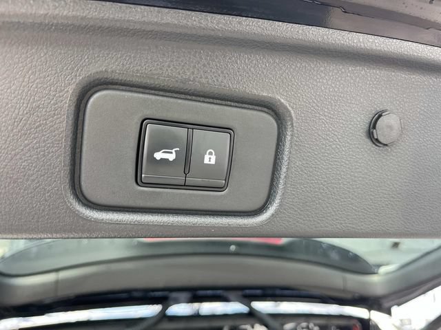 Used 2024 Nissan Pathfinder SL FWD image 15