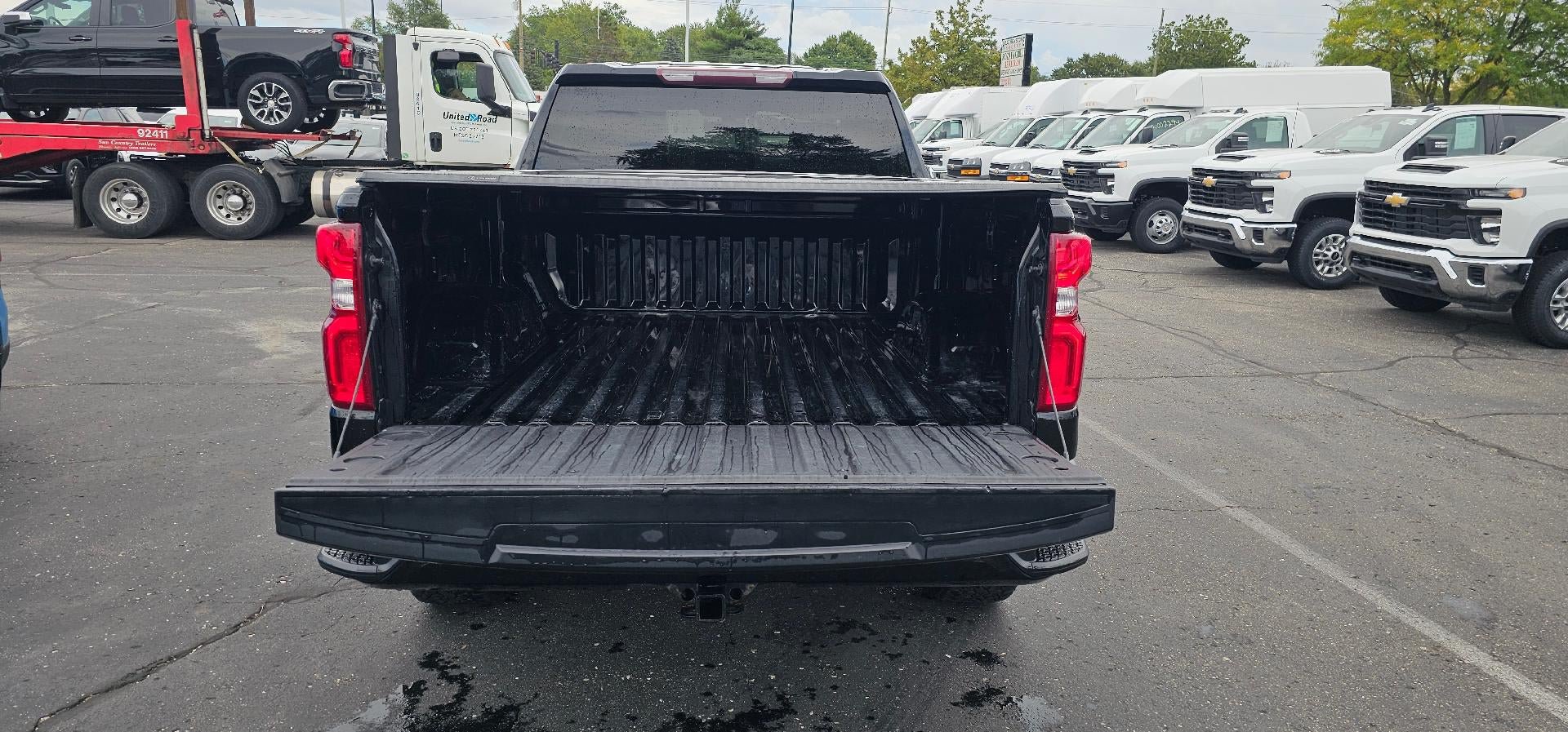 Used 2020 Chevrolet Silverado 1500 Custom w/ Custom Value Package AWD/4WD image 8