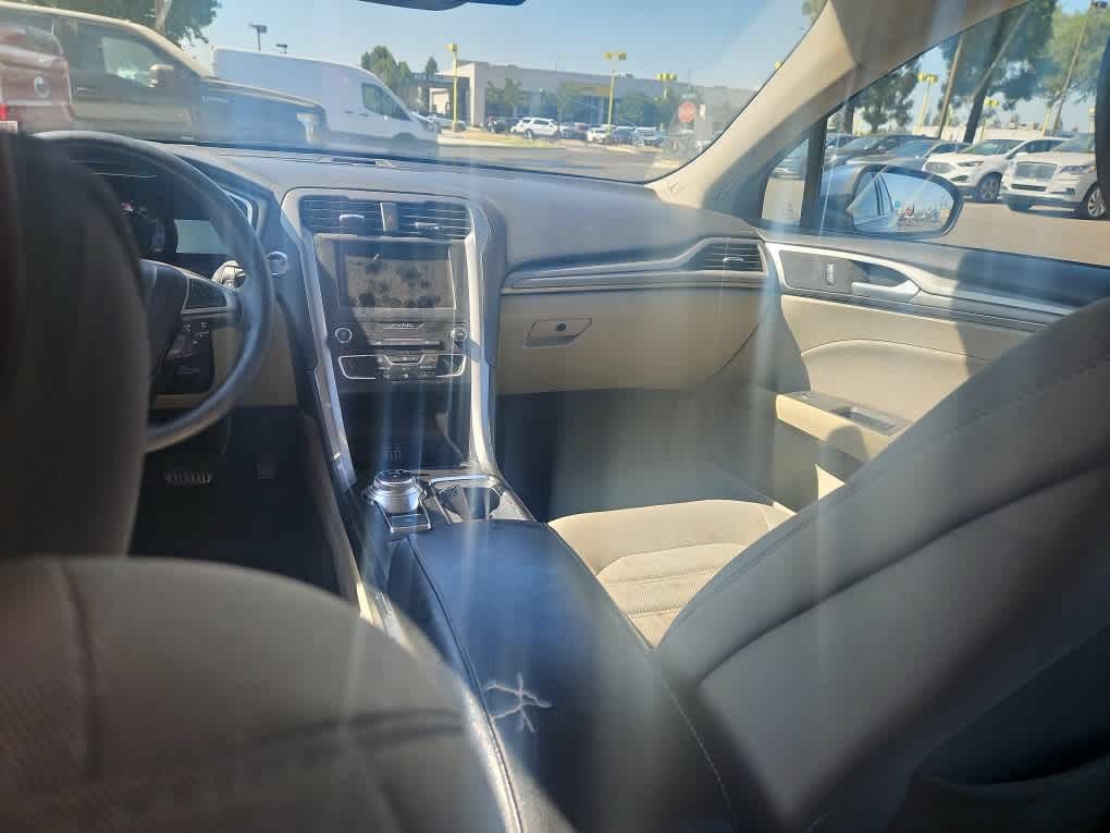 Used 2019 Ford Fusion SE FWD image 10
