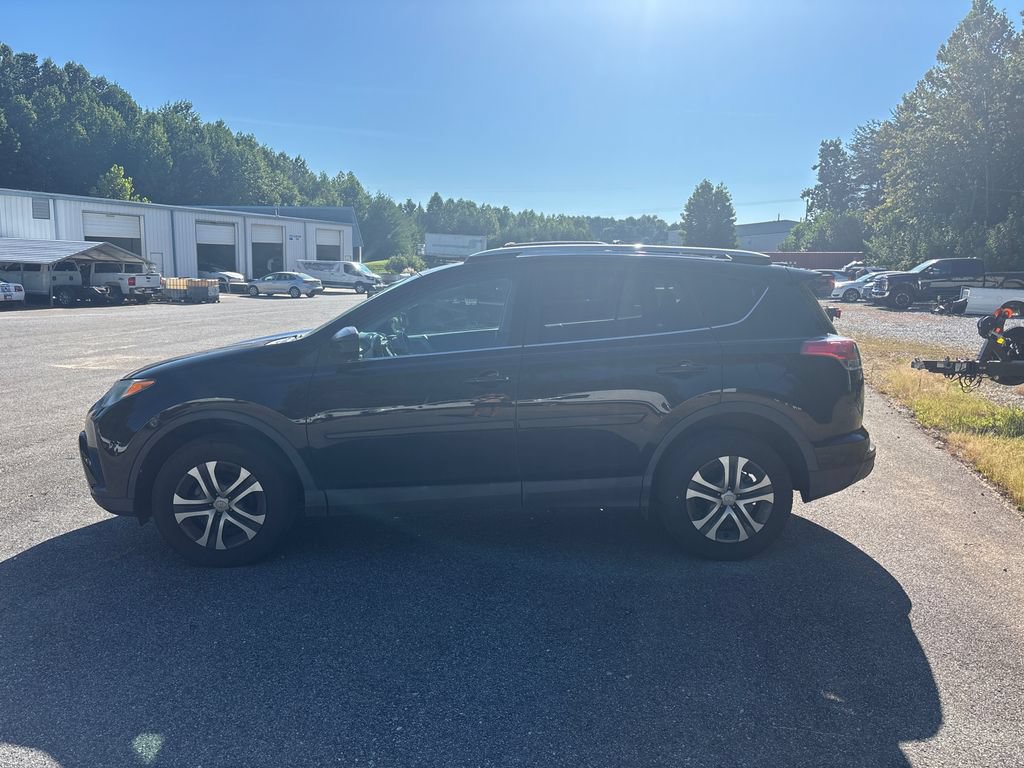 Used 2016 Toyota RAV4 LE AWD/4WD image 8