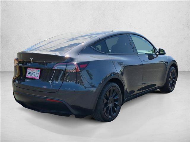 Used 2024 Tesla Model Y Long Range AWD/4WD image 5