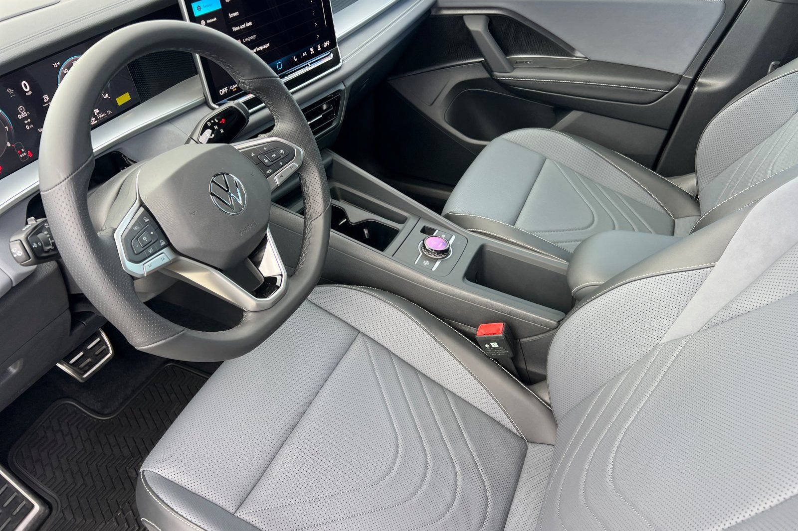 New 2026 Volkswagen Tiguan SE R-Line AWD/4WD image 10