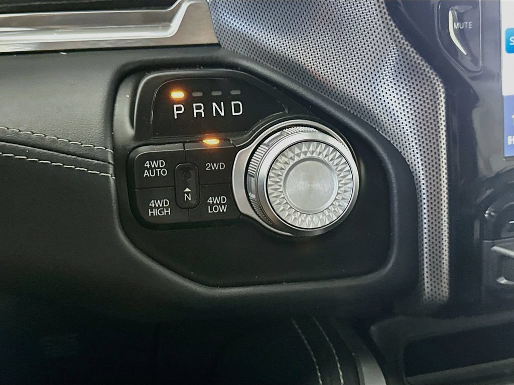 Used 2022 RAM 1500 Limited AWD/4WD image 16