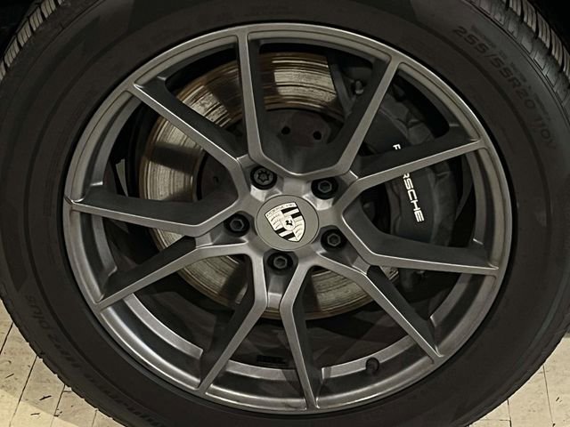 Certified 2025 Porsche Cayenne image 12