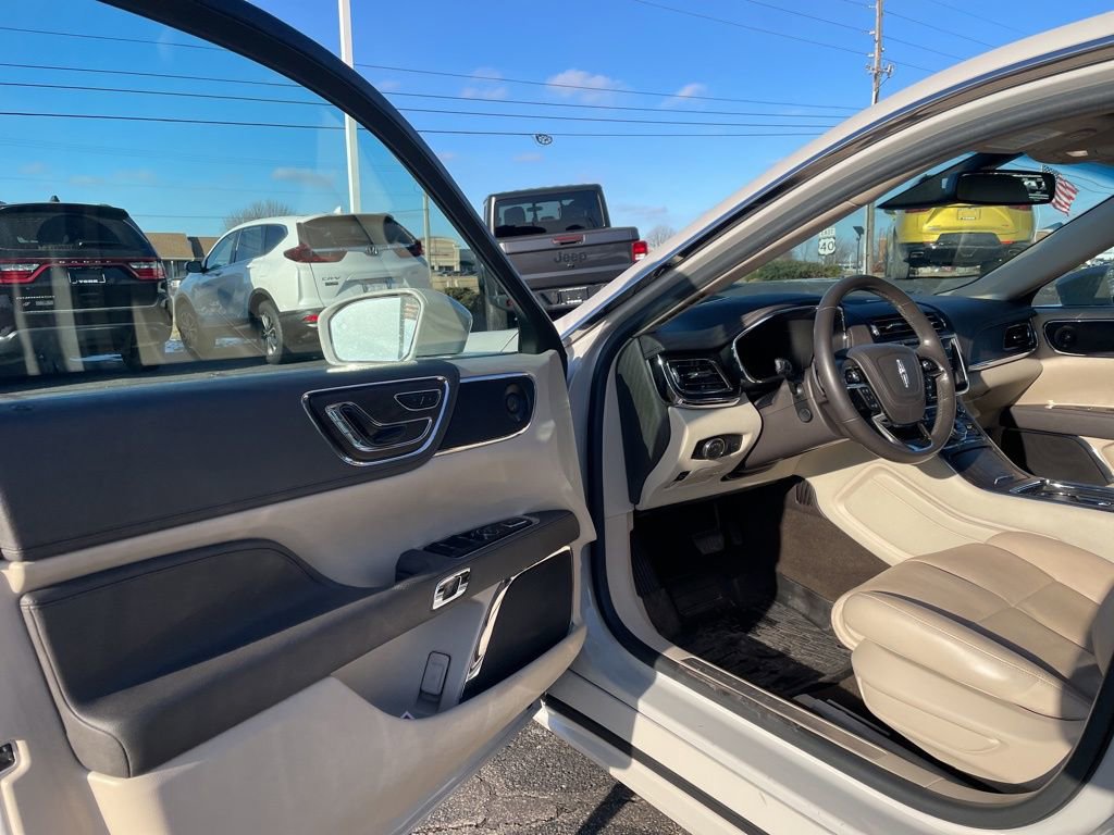 Used 2020 Lincoln Continental Standard w/ Premium Package image 15