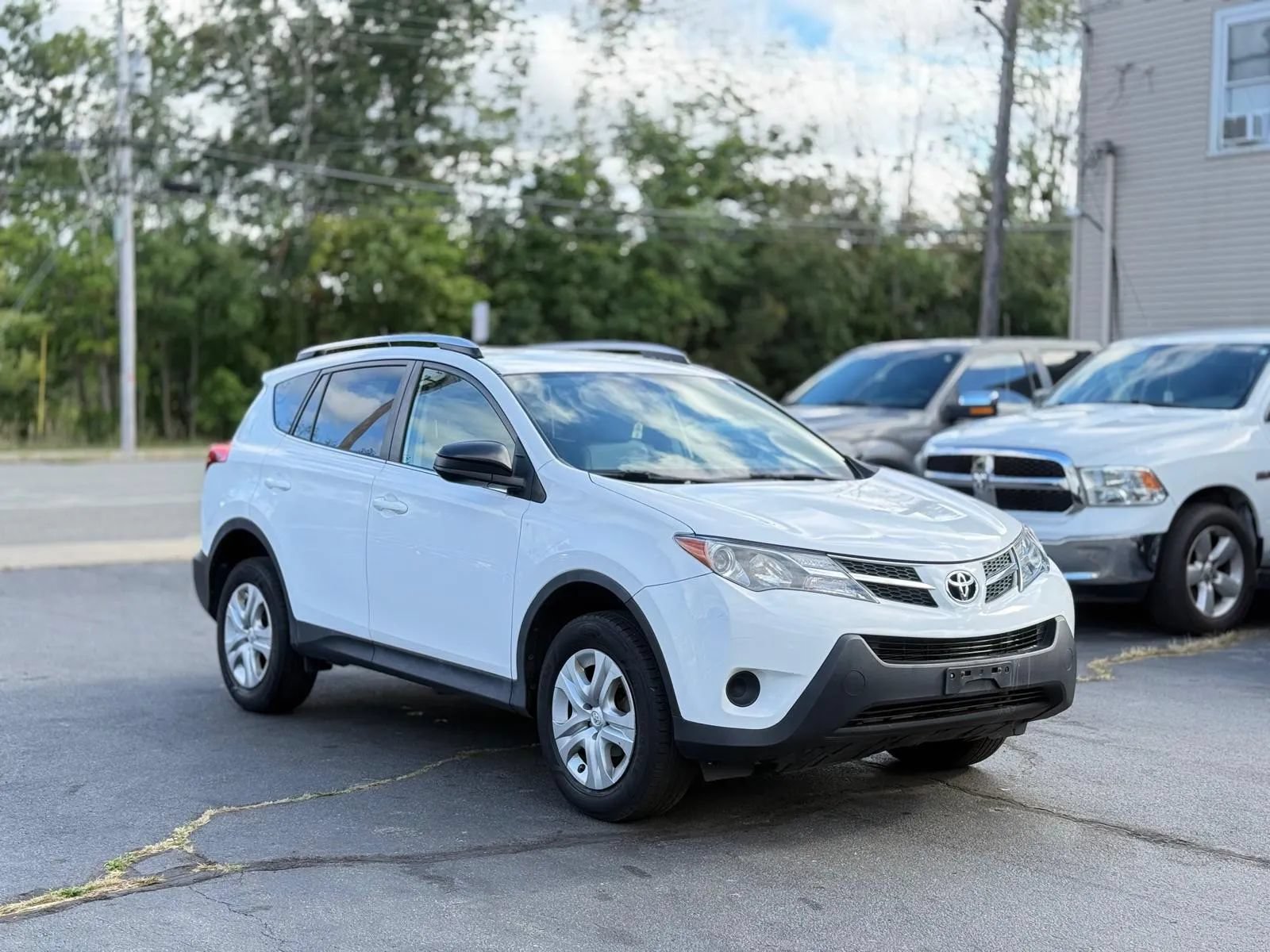 Used 2013 Toyota RAV4 LE AWD/4WD image 4