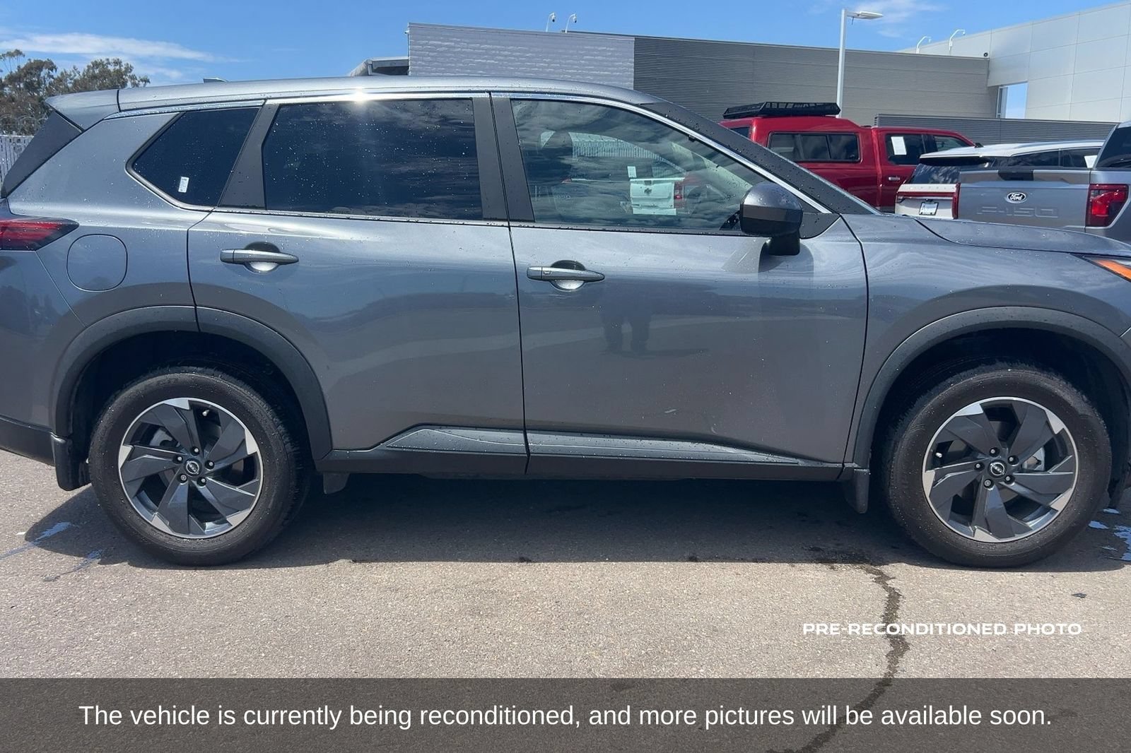 Used 2026 Nissan Rogue SV FWD image 4