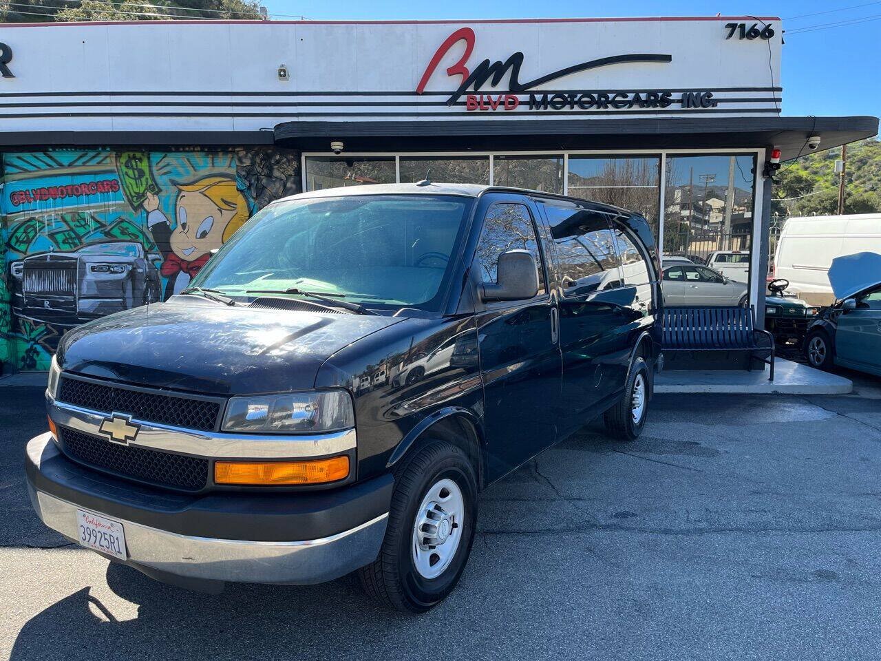 Used 2015 Chevrolet Express 2500 RWD image 1