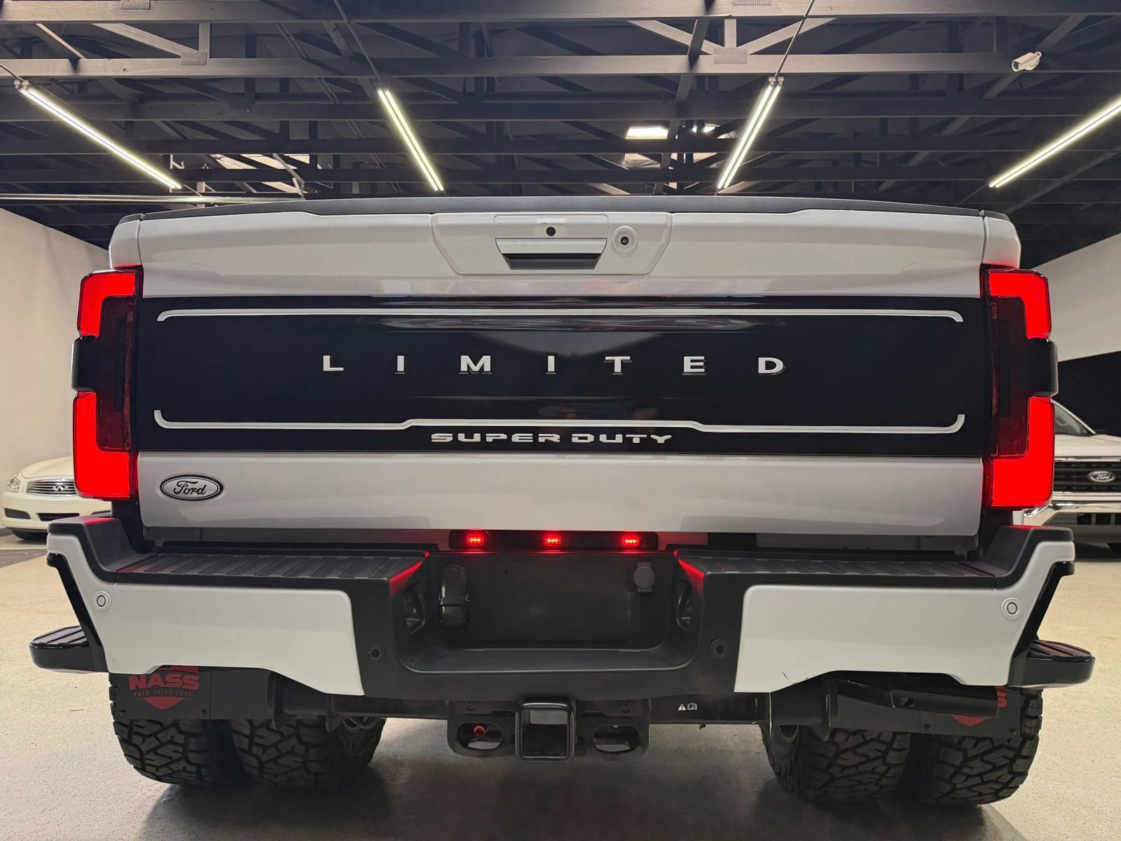 Used 2024 Ford F450 Limited w/ FX4 Off-Road Package image 29