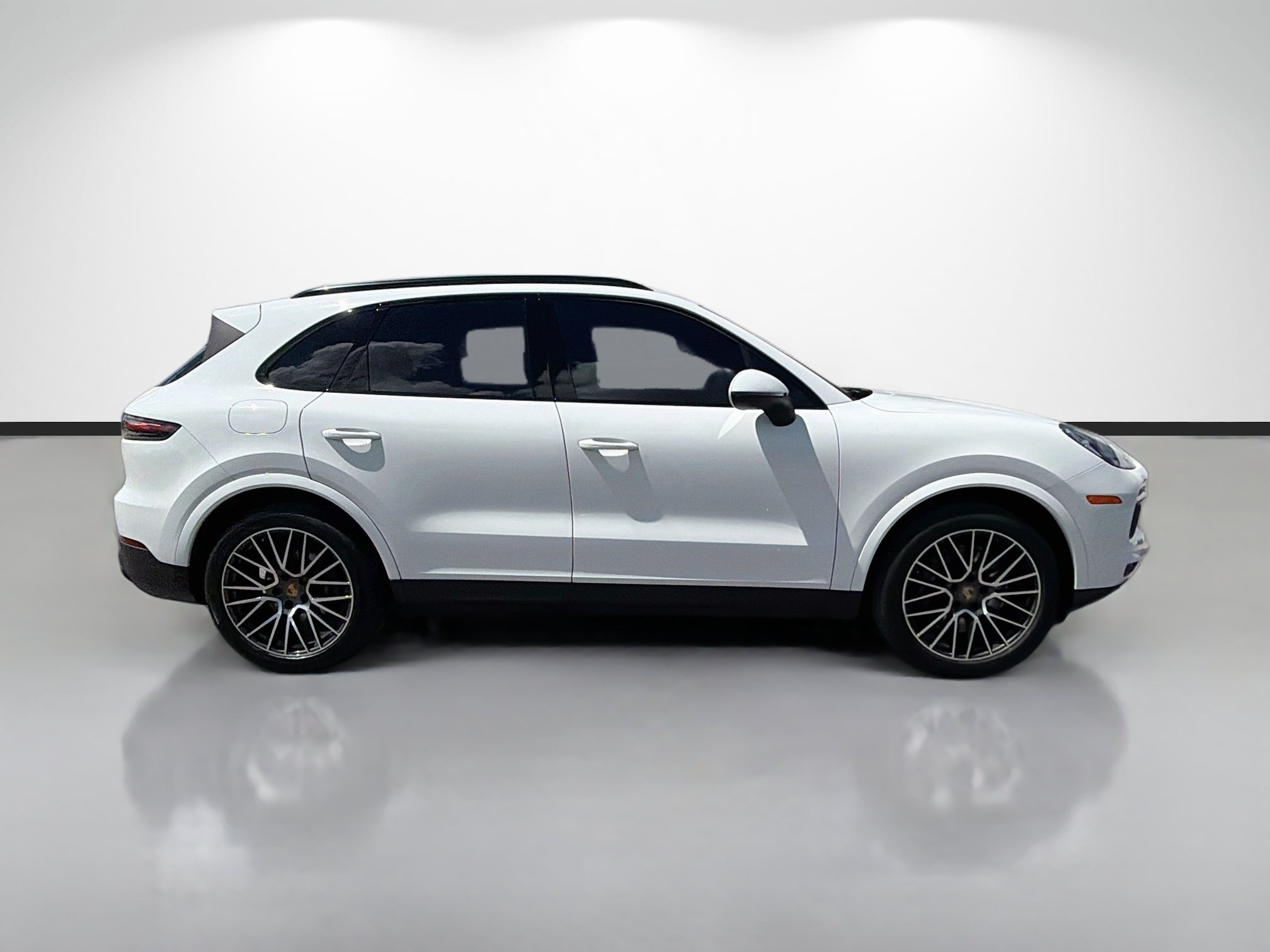 Used 2023 Porsche Cayenne AWD/4WD image 2