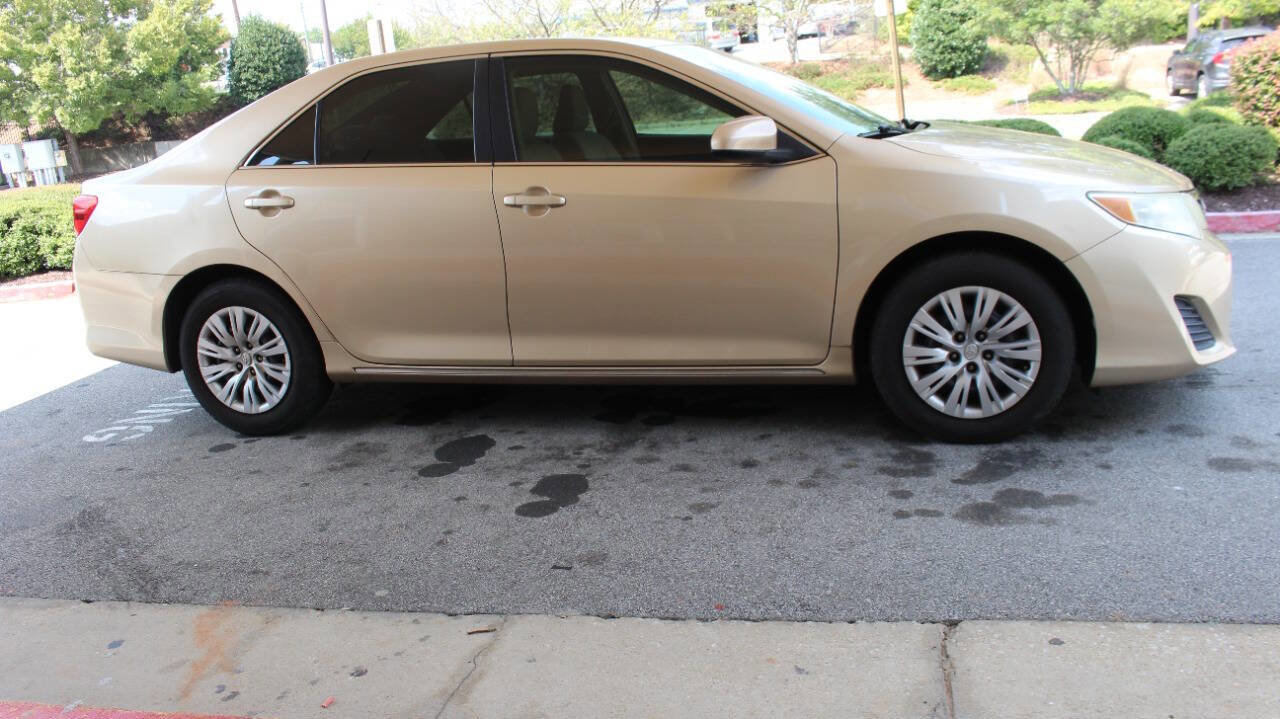 Used 2012 Toyota Camry LE image 24