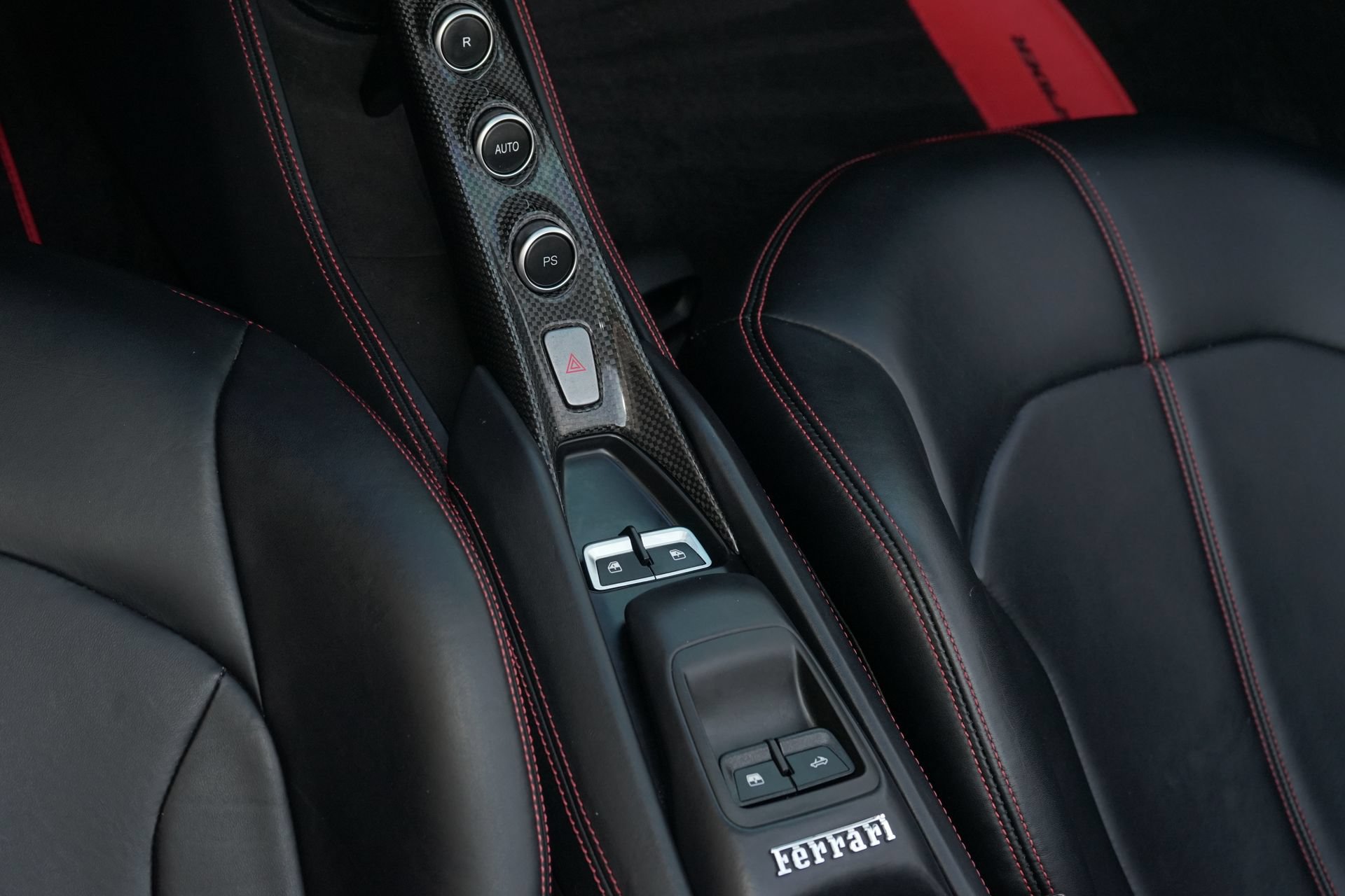 Used 2021 Ferrari F8 Tributo RWD image 22