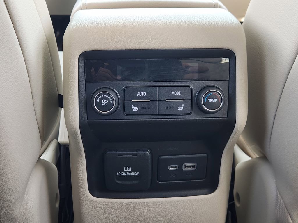 Used 2021 GMC Acadia Denali w/ Denali Technology Package image 28