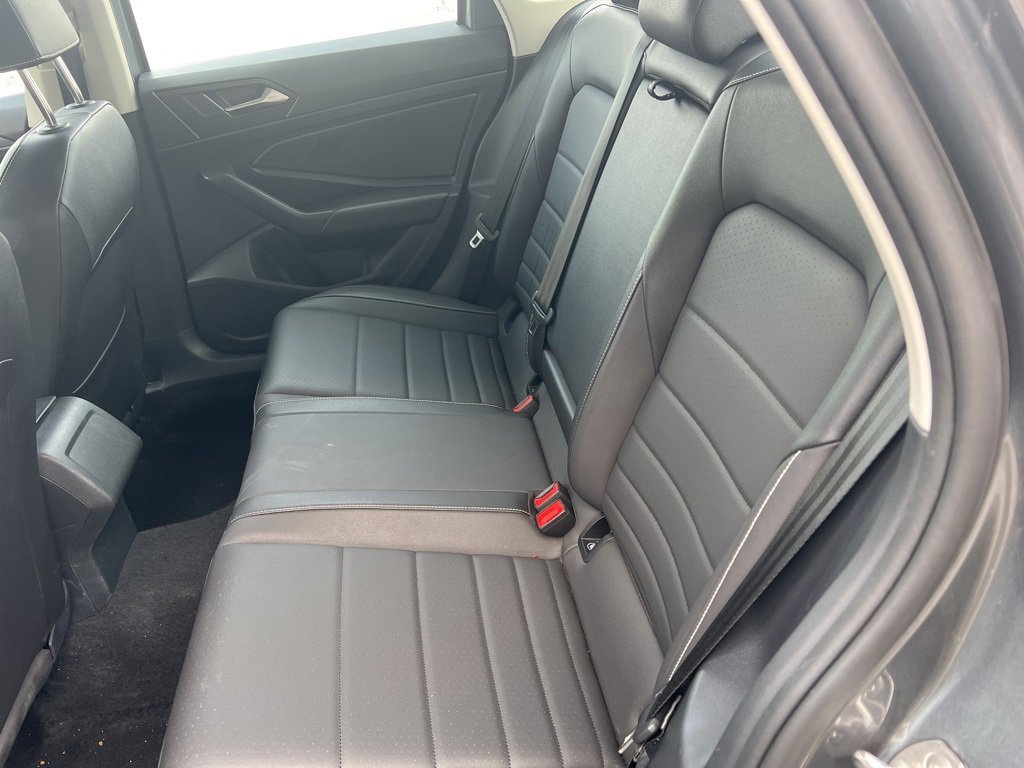 Used 2024 Volkswagen Jetta SE image 11