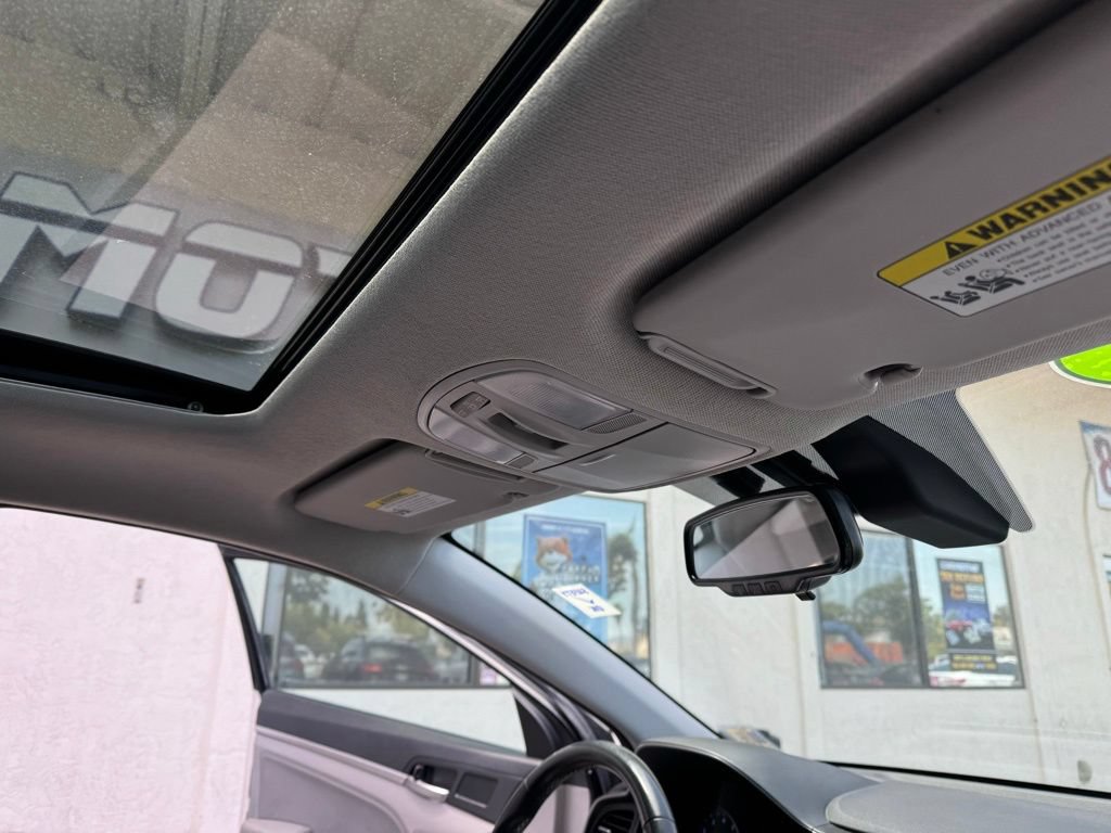 Used 2020 Hyundai Elantra Value Edition w/ Cargo Package (C1) FWD image 26