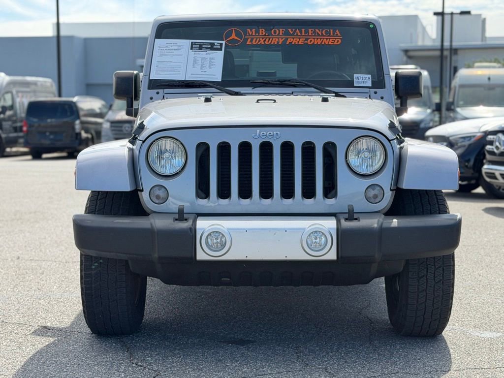 Used 2015 Jeep Wrangler Unlimited Sahara w/ Dual Top Group AWD/4WD image 5