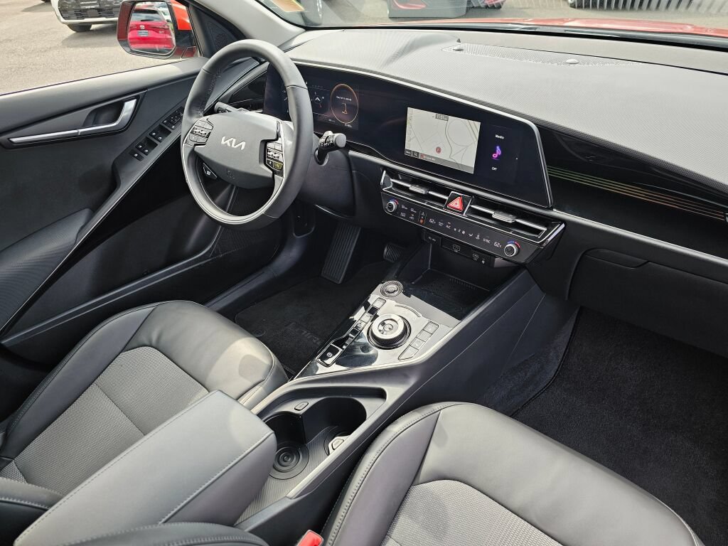 Certified 2023 Kia Niro Wind w/ Wind Preserve Package FWD image 29