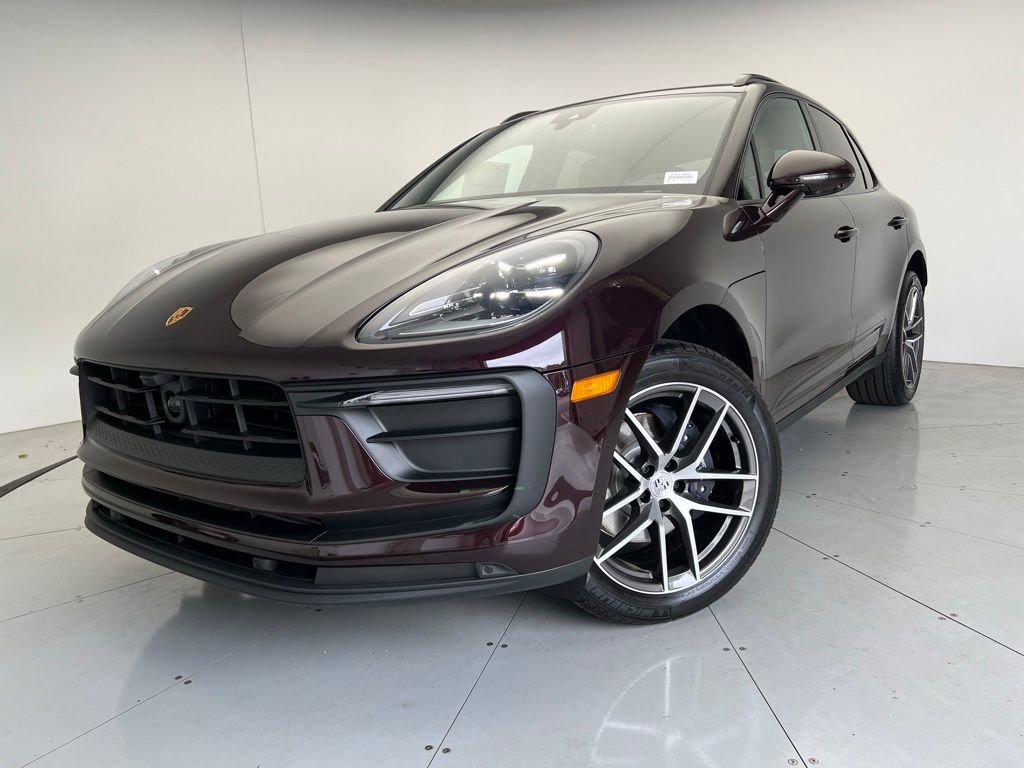 Used 2025 Porsche Macan image 1