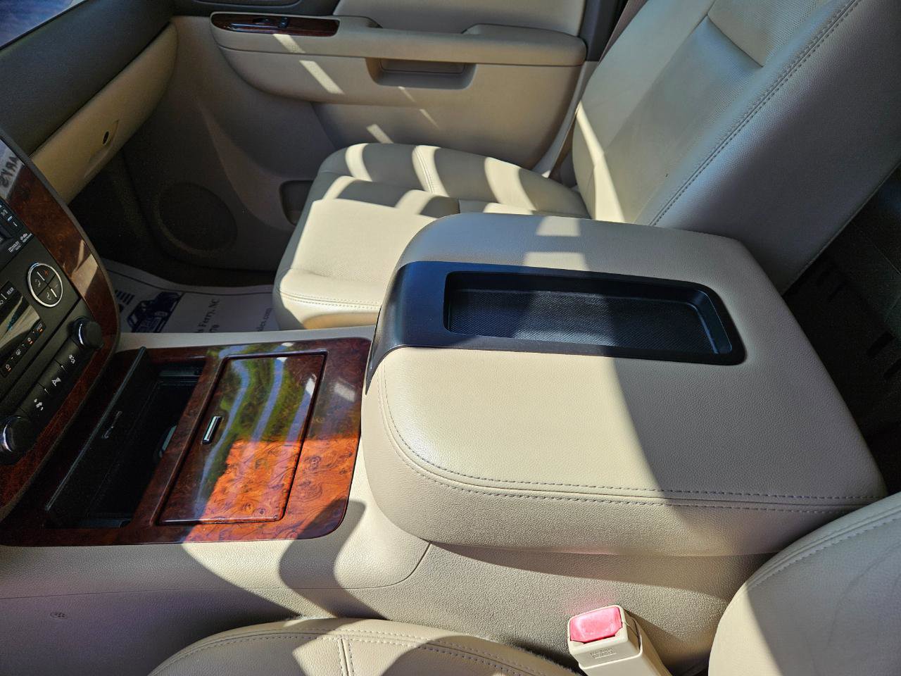 Used 2013 Chevrolet Suburban LTZ AWD/4WD image 13